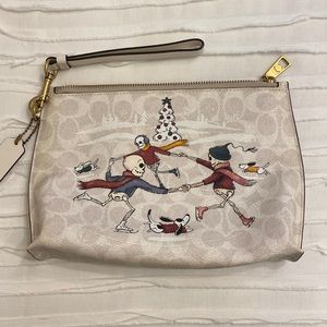 NEVER USED coach wristlet